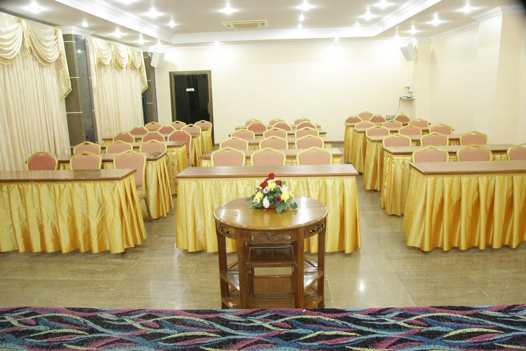 סיהאנוקוויל Golden Sand Hotel מראה חיצוני תמונה